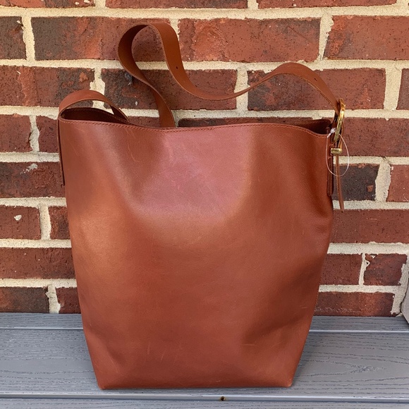 Madewell The Essential Bucket Tote - Picture 1 of 13